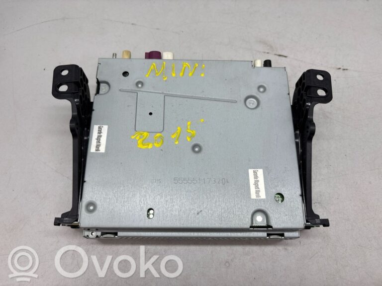 d9d256987808cc6ba16ea2df1fa9f704-013859ed286980a1cd51e877c5ecc105_radio_cd_dvd_gps_head_unit