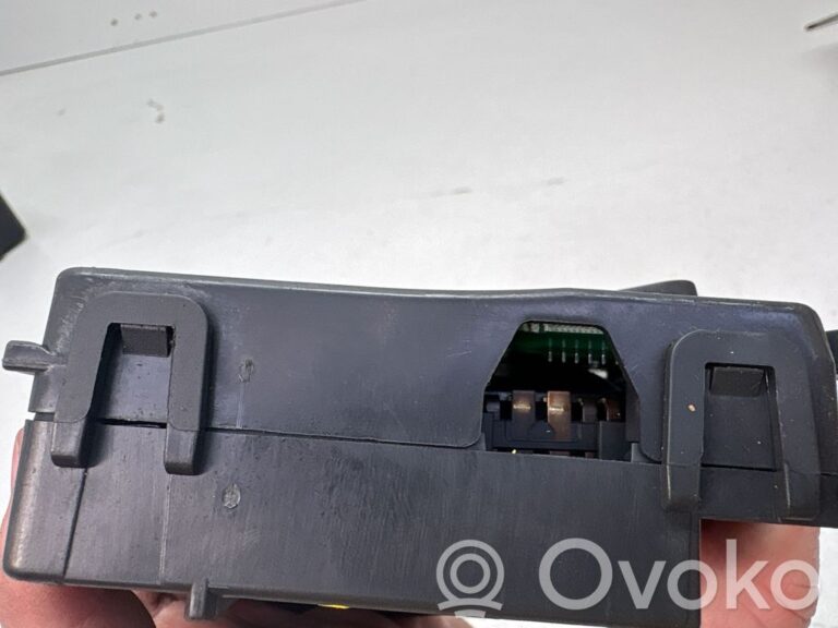 dd04b15797867d1b2a841d1c4d3acbfe-7b5415d5233df420fd1433755350c62a_wiper_control_stalk