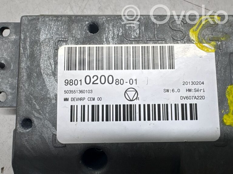 de5e2012d378722eabe8030f0286bda4-de8b47b0c6106ecabd346768d9836ced_screen_display_small_screen