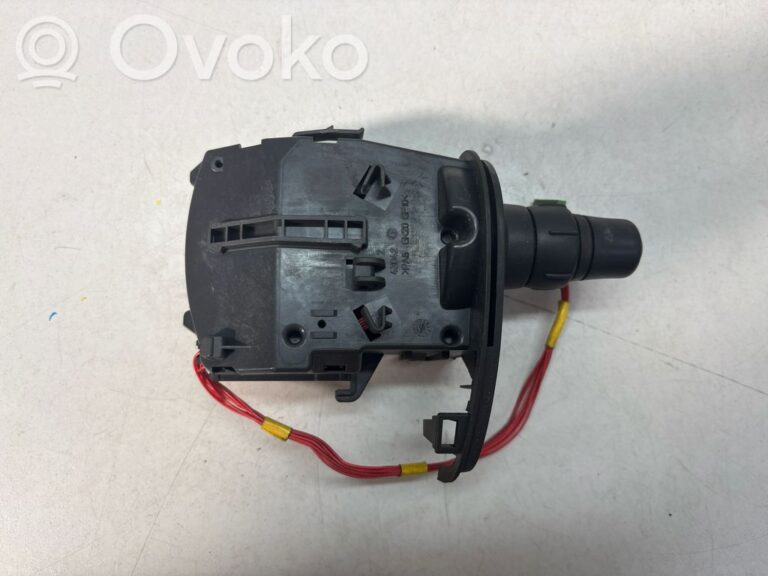 e0b818b46cb017ac3e11722c1df37180-8030b44c59d9454d4e80e72cb15f26cf_wiper_turn_signal_indicator_stalk_switch
