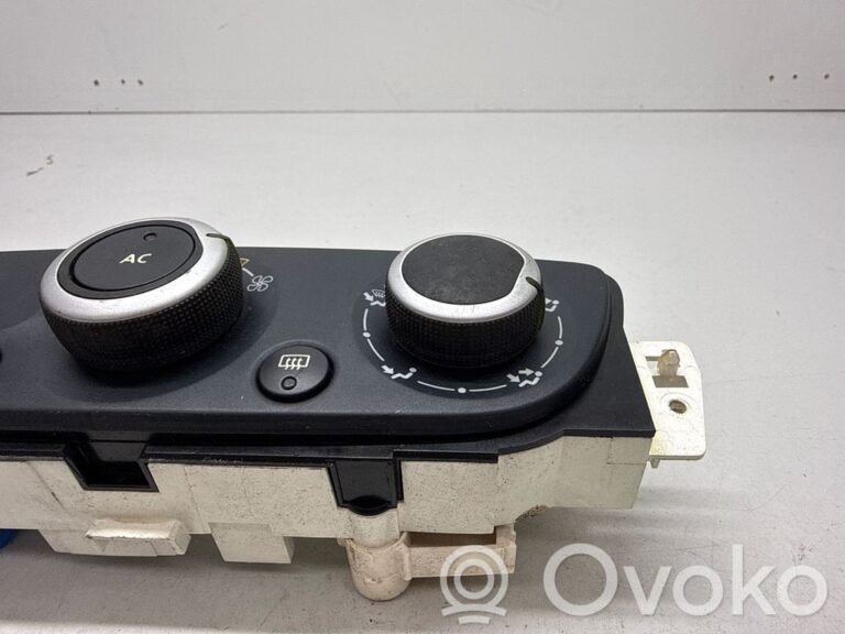 e1f5654b62a61cdbc2ef2df261b6ad66-d613974ea27714fc0de3f6b8699200c9_climate_control_unit