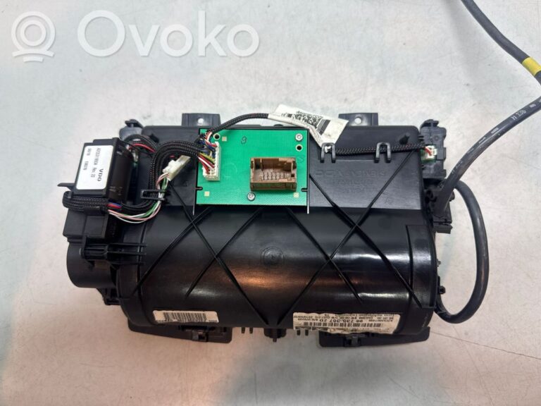 e35df75e4034ce44d5e7d794dd00467b-5bca1a5b3208a122df36742be51c0a4c_screen_display_small_screen