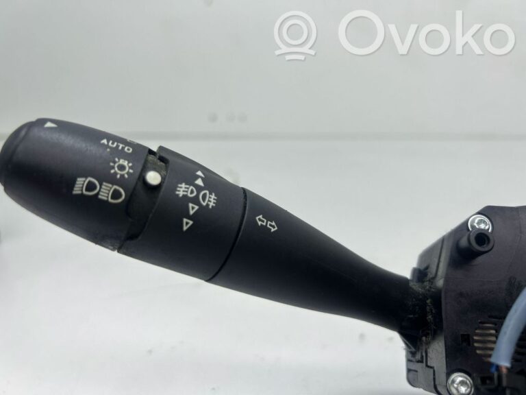 e6552f705dfcbb3ca713241f9c702058-008191065f34d6fb1f7cc447b4924d26_light_switch