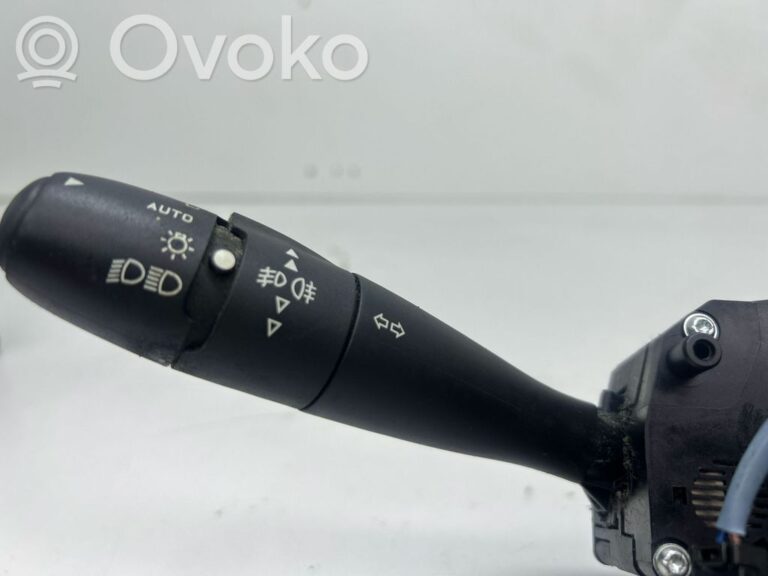 e6552f705dfcbb3ca713241f9c702058-008191065f34d6fb1f7cc447b4924d26_light_switch