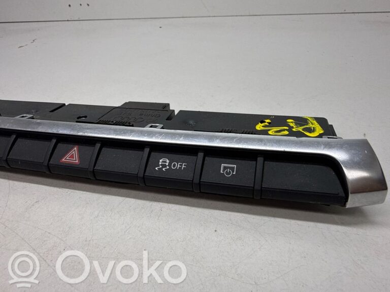 e75b6585e7ca699fe0b86c8cccf8063e-6d34157abd26ca12a7e969089f42b945_hazard_light_switch