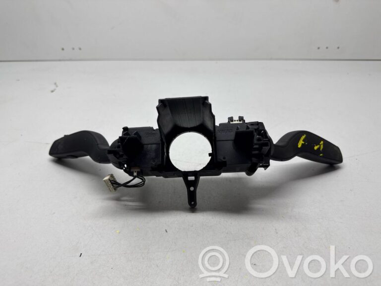 e9f8d4e467559418702243a8486c569e-013058d09bba2998509327cd46b43f4c_wiper_turn_signal_indicator_stalk_switch