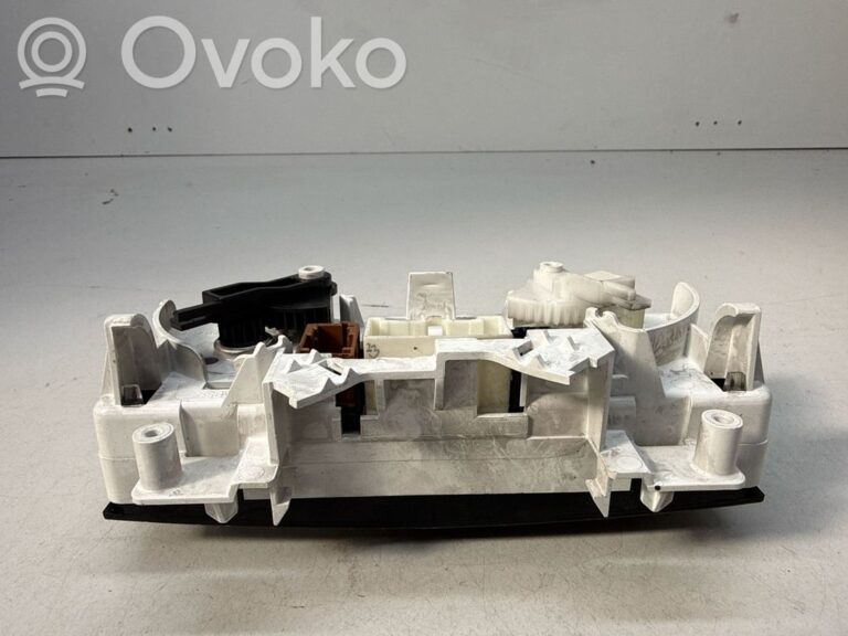 ea7d58825f1f7e7935fd84f8dcc0f2dd-5c9e1317bf81545821b2c8733c4afd19_climate_control_unit