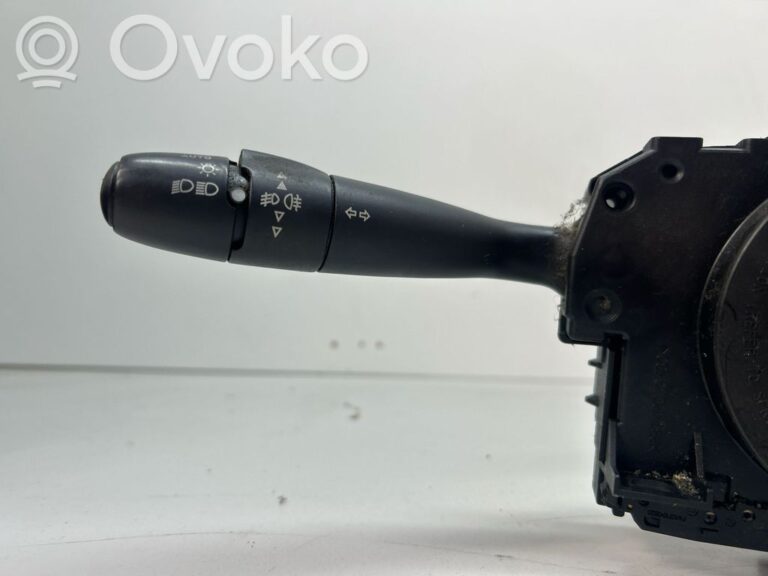 f262d7c39ac82eefcd7d1002006b36f7-58b8b64ea8e5cb563799c8b1a454d945_light_switch