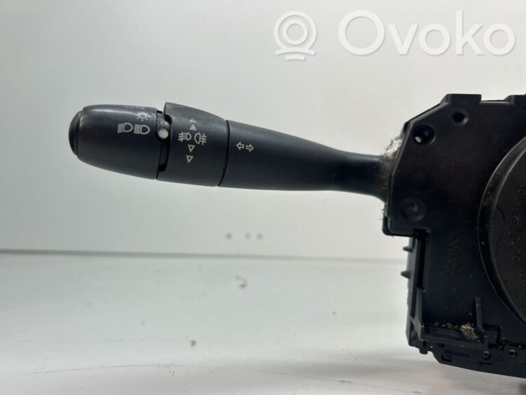 f262d7c39ac82eefcd7d1002006b36f7-58b8b64ea8e5cb563799c8b1a454d945_light_switch