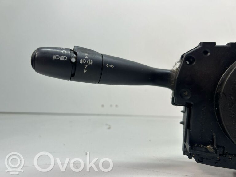 f262d7c39ac82eefcd7d1002006b36f7-58b8b64ea8e5cb563799c8b1a454d945_light_switch