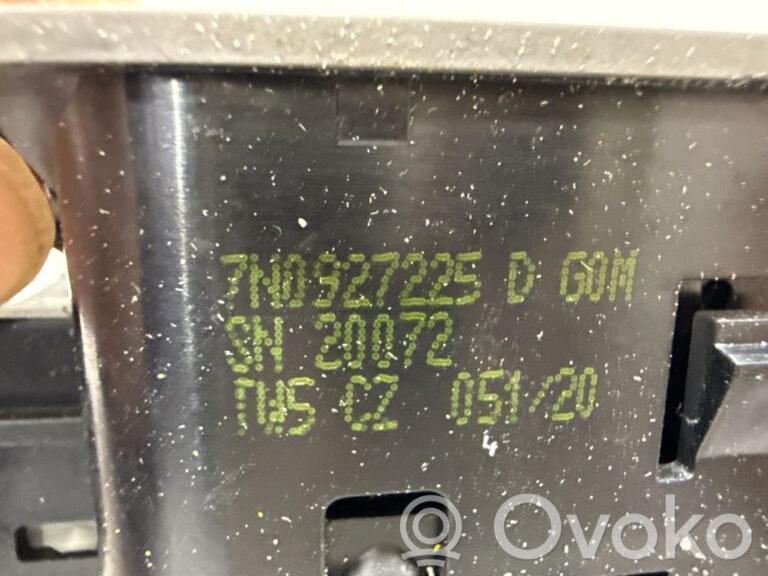 f32692ed9a2b5ff84746b686dadb5a85-508f3d58972e06fc7ddd97d86b983cd0_hand_brake_release_handle