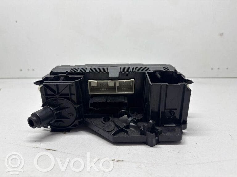 f73db5549b492a4422f7978a9ab5b3ba-f92663430e1d71bc407e3c6d8266d7b3_climate_control_unit