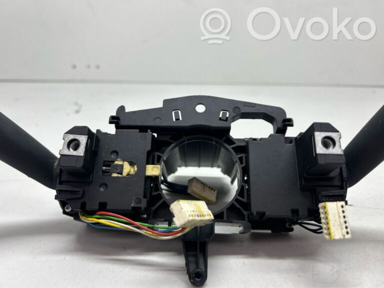 f7b26b2d86ad030535964933460b9d04-7ebedc7f26bf58ff9183ab3b08c8ccf7_wiper_turn_signal_indicator_stalk_switch