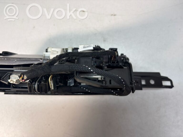 f7edea7877e564e69608609e2e4f4ca0-29c57116054728364d24d11165d928ca_screen_display_small_screen