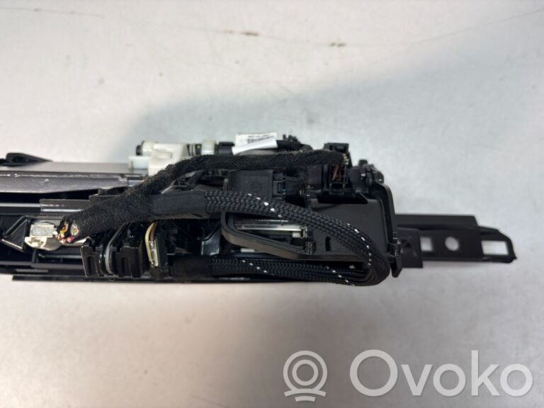 f7edea7877e564e69608609e2e4f4ca0-29c57116054728364d24d11165d928ca_screen_display_small_screen