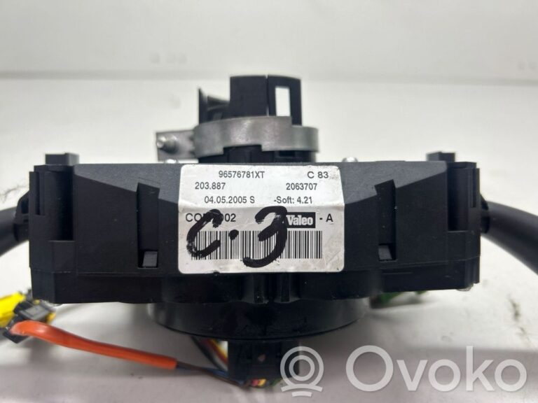 f867fa264b0d135da9a29de11bef21d0-4b6a042ce0cc910fec595b4cf74e9adf_light_switch