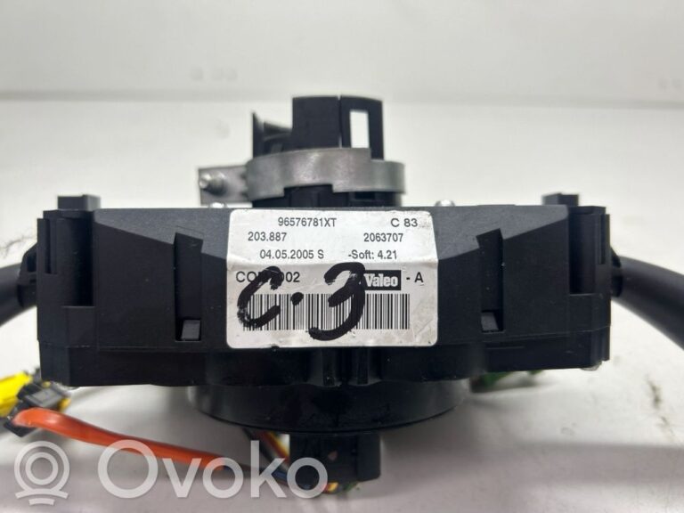 f867fa264b0d135da9a29de11bef21d0-4b6a042ce0cc910fec595b4cf74e9adf_light_switch