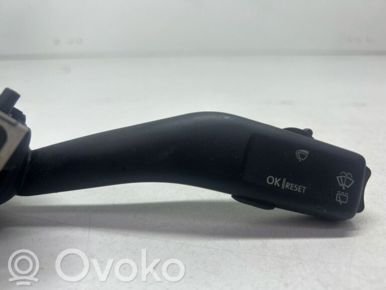 f9cf6ecadd2e1b87d8ef7632eba463ef-7cf8ba0c54369ec8db27695d4436d07e_wiper_control_stalk