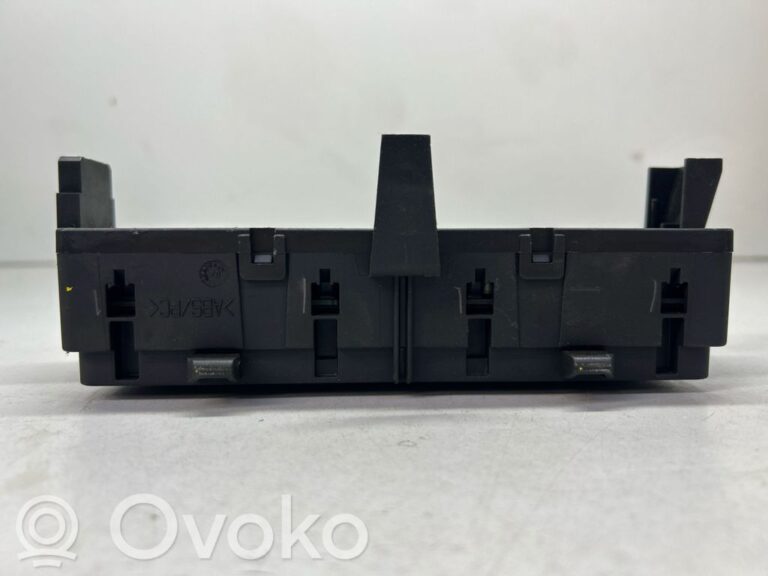 fa7481b9a0d8db6cd98e04b53645aa0d-dd7d05265b0155b283c01d41eed432e5_climate_control_unit