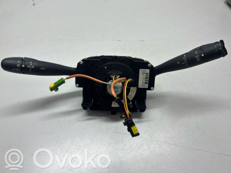 fc5b0ba6528de2bb5bd2d5297afd6b57-2145e6c126825762534abc7583a9446d_light_switch