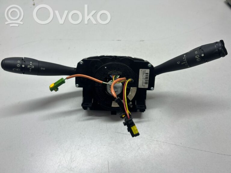 fc5b0ba6528de2bb5bd2d5297afd6b57-2145e6c126825762534abc7583a9446d_light_switch