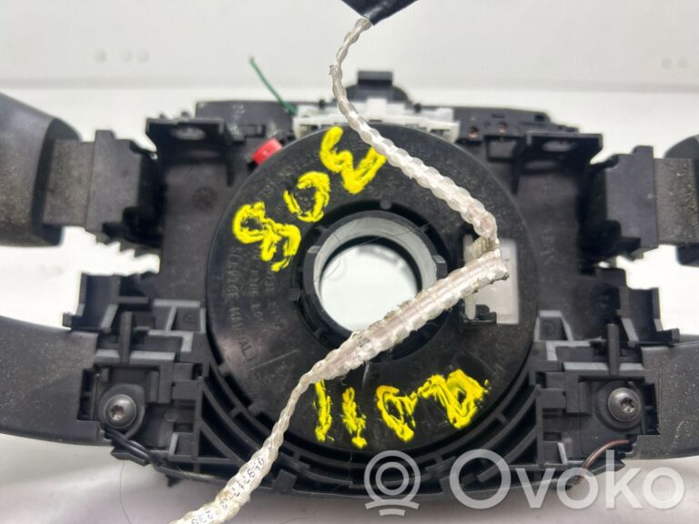 fecd8dc25cab1e4d2225ef8b0a1ebe2f-f97124d8b3eaea484e84521e963145ad_steering_wheel_buttons_switches