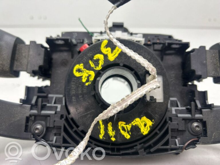 fecd8dc25cab1e4d2225ef8b0a1ebe2f-f97124d8b3eaea484e84521e963145ad_steering_wheel_buttons_switches