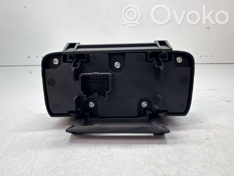 9a152c16ac43f805bb49563ec5c405c0-14f4c790df4002e374461e498a62d7ca_light_switch