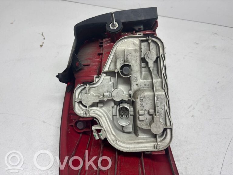 01e882d9cca1a230107c1954830e1ea7-21b9baf8eb62501a3e2f4a3c0abbc7d3_rear_tail_lights