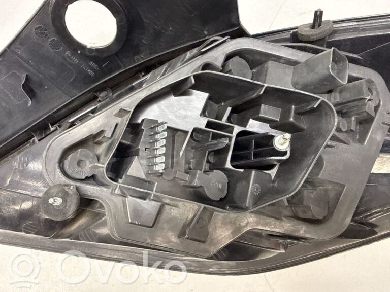 0209a813cba89f98568fb0e1d14dbf02-93672dad98f8b843ee1fce398c34ffd1_rear_tail_lights