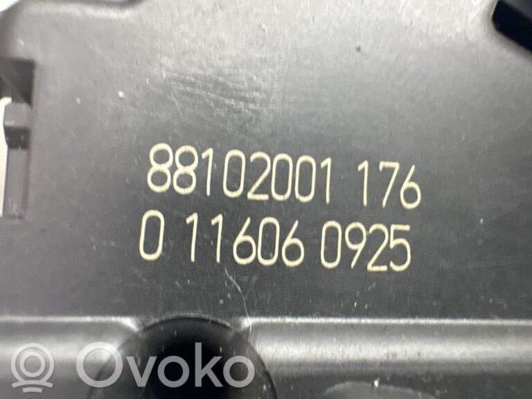03962172c7b38a1a72c5ae7b58257dfa-4817a9105ac43b1a835c81a3355571b3_light_switch