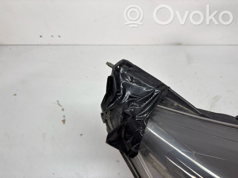 049121f85d436bfe836681628318e3fd-27817df8943490792fc3d8d6f18d5490_headlight_headlamp