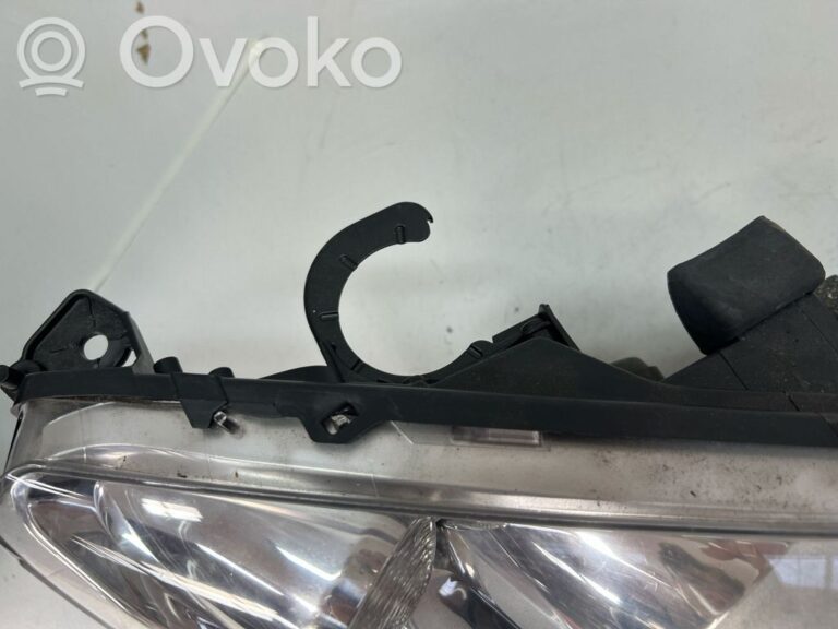 0566b70ca7e362a1b24421e0b3e0811b-ab8efc5f7b878b28e36f5fdb9c7de257_headlight_headlamp