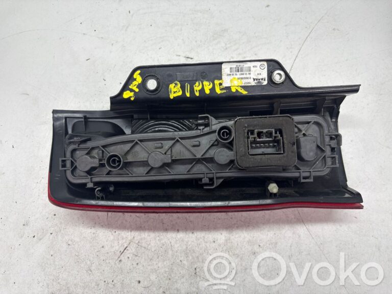 065ad501fb745b94a68a719f84200440-1ae2e26ac27a81b05591effff1e1ad2b_rear_tail_lights