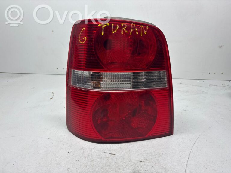 065df43e65f0eee7e507b4ef20a6cb4d-d7ae4466d3e6235487ae313908779542_tail_light_bulb_cover_holder