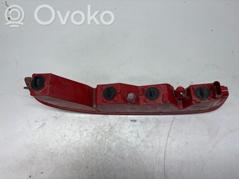 0768d59e3f0f91e8d20ef98aabd5d270-61c976954b8f7b12ee0a73dbbdb3c078_rear_bumper_light