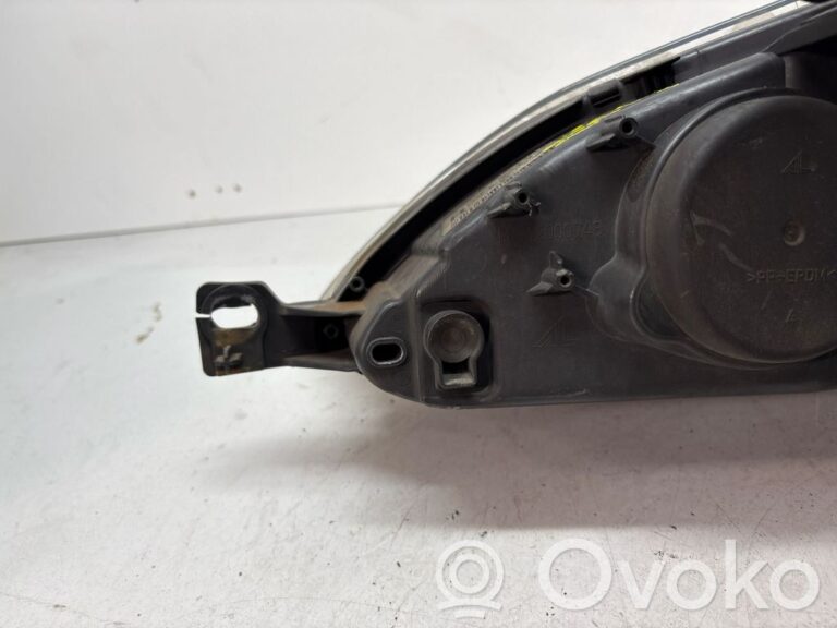 082e3e99de88916ad92fe030320aa64c-cd2d028f1f7e1dcc13060f0dacf42eb6_headlight_headlamp