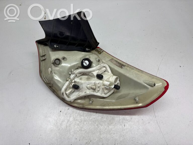 098f6dd0bcbfae0f964fdc2da3a49c41-dd309c7633c2df2a22e12893dabfae07_rear_tail_lights