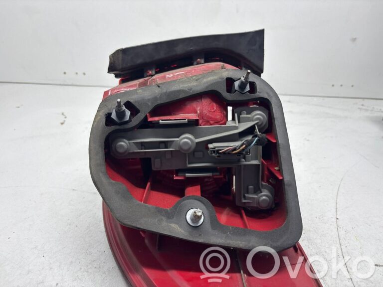 0aa4f52ded571d333e19fbb5533b2512-bcd62a628929d543ed5c1a42eb31e538_rear_tail_lights