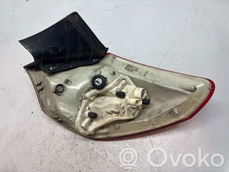 0ad7644085316e0127728297988a3bad-8ec65077021341406e295b068deaf7af_rear_tail_lights