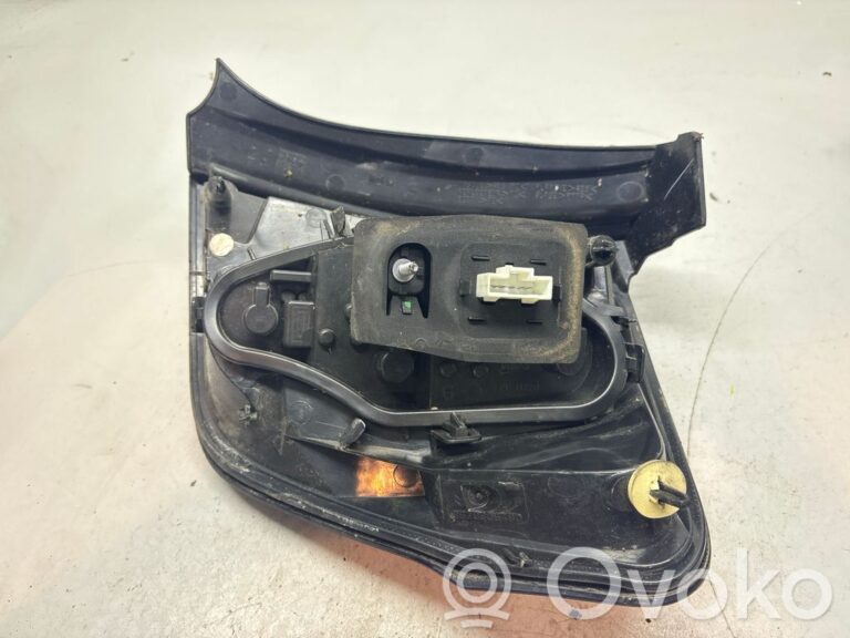0b23f848ea745216f3838fb3a3cde5ec-e262848ae1d83eb48c26f42bd2fe0fa4_rear_tail_lights