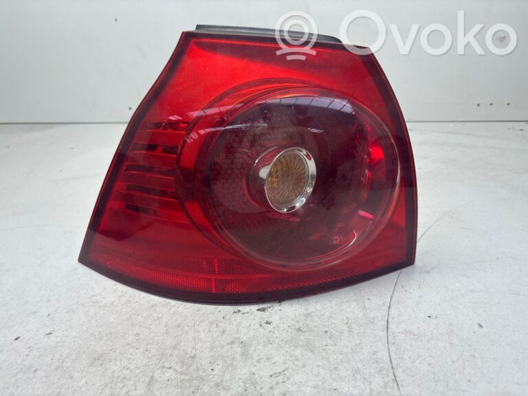 0b47f2d3d2f434a182156f1f85bef838-431ee063bb4a6c753d12376c6a26df89_rear_tail_lights