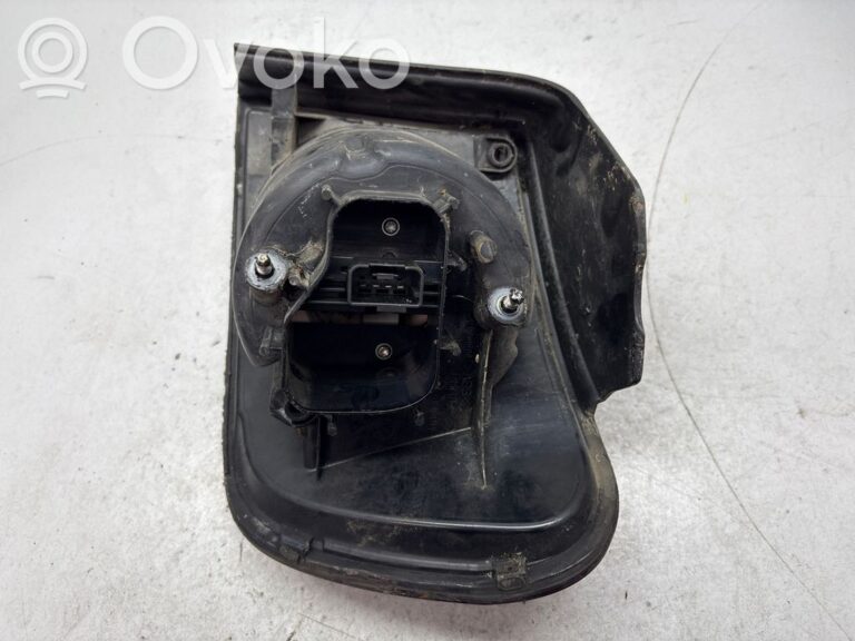 0b57a08367396b008138e66ee3af2b12-6e154f08e6b2c061fa842fa1b7924049_rear_tail_lights