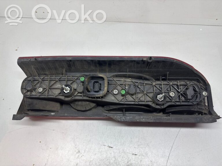 0b6a21e11b65381ee48834fb3ea34820-deef63f0b23350cfad783a978c167ee6_rear_tail_lights