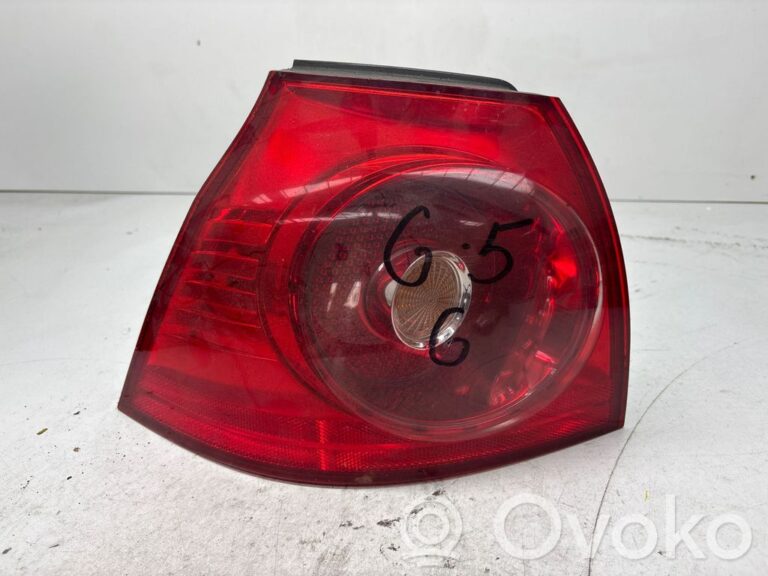 0b82fe8302738e1a103b2d56aa0fbb06-a0874786ca24b68a61476a44082f2377_rear_tail_lights