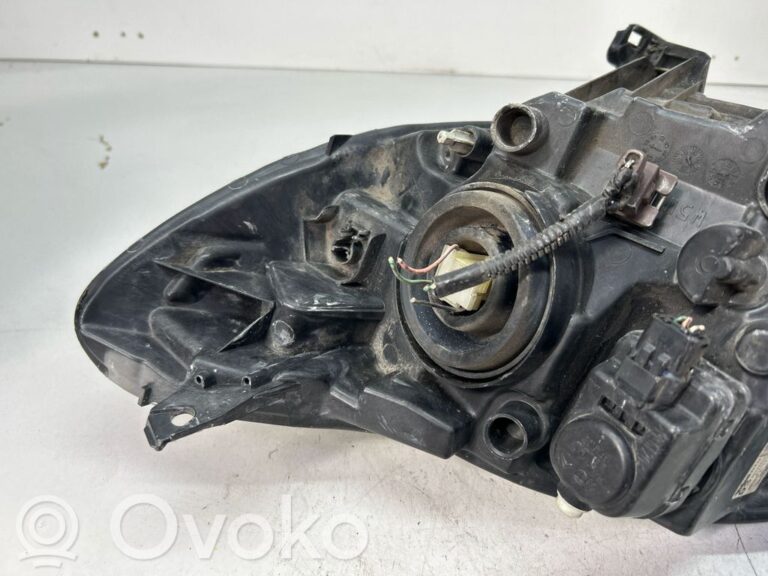 0b960df687e74a7ac722cc592262607f-b34b9a543c5c7e7478c2ee7122d530c4_headlight_headlamp