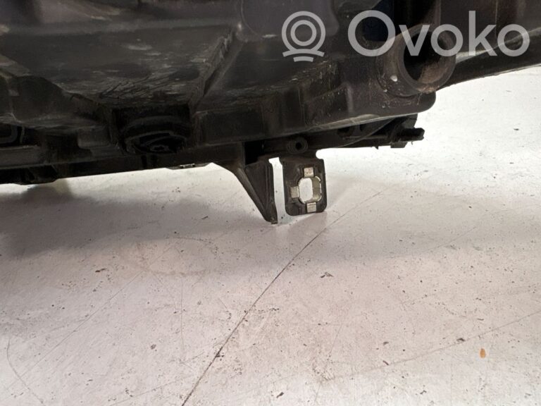 0bef86db0c8a5e85f3c89e3685e1685b-43cbb153e6186988b9c9c29c51361fc8_headlight_headlamp_dust_cover