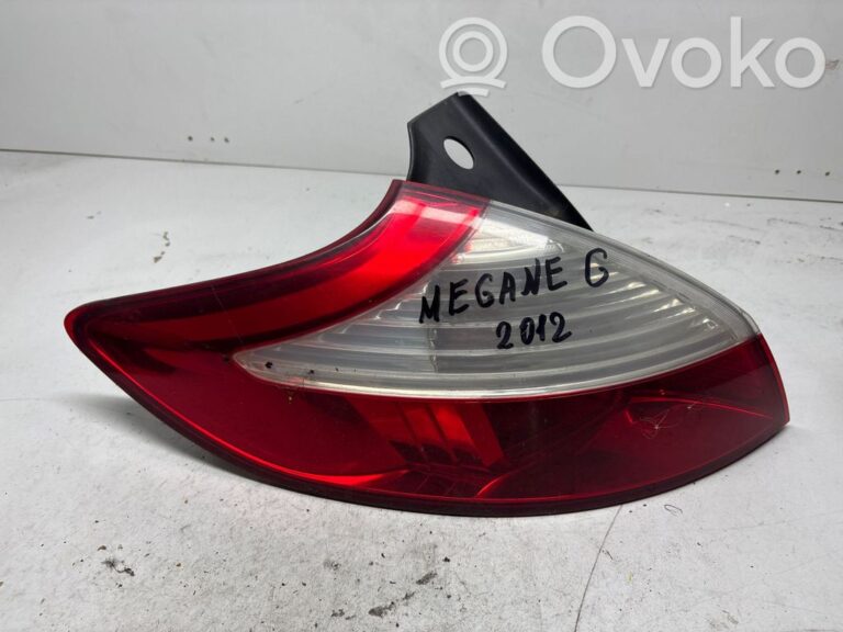 0c256d3b45ab9003c2d3230ab56f2351-fe89af772c739bc1d48fb5d93ba7aa31_rear_tail_lights