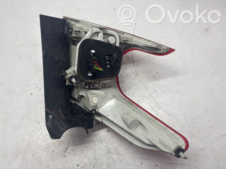 0f5480f49f6a789383b988d061223920-459b1fa173755e66c676fa38f0e189e3_rear_tail_lights