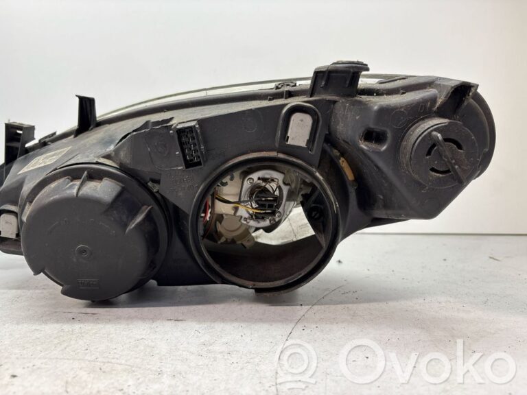 0f6520b788d2a3649a15b5f7a3444250-3769022c837be0587cdf75b91214b3ec_headlight_headlamp